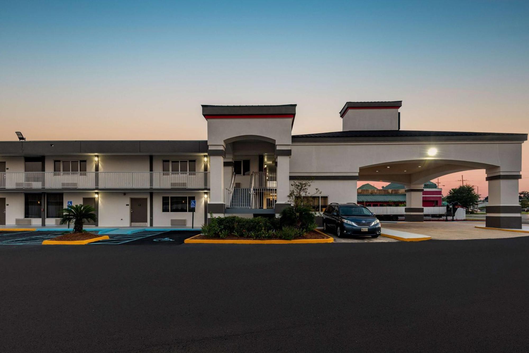 スーパー 8 バイ ウインダム バトン ルージュ インターステート 10 Prairieville エクステリア 写真